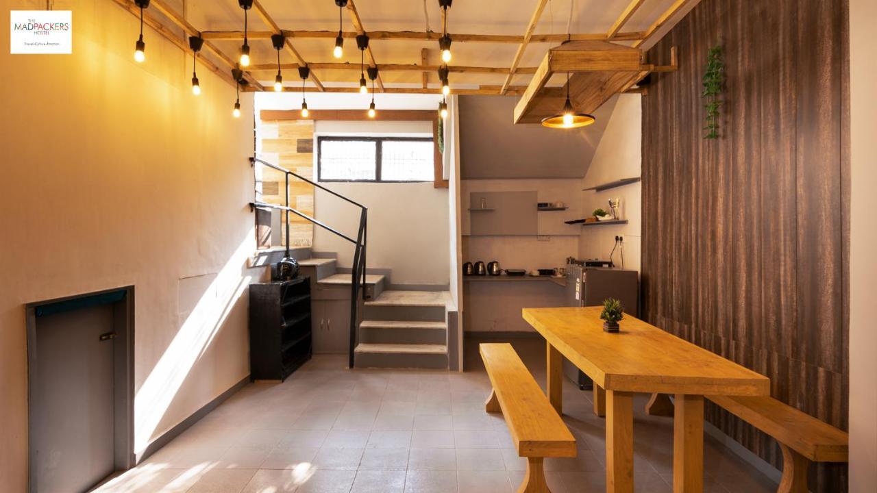 Madpackers Agra Hostel Agra  Bagian luar foto